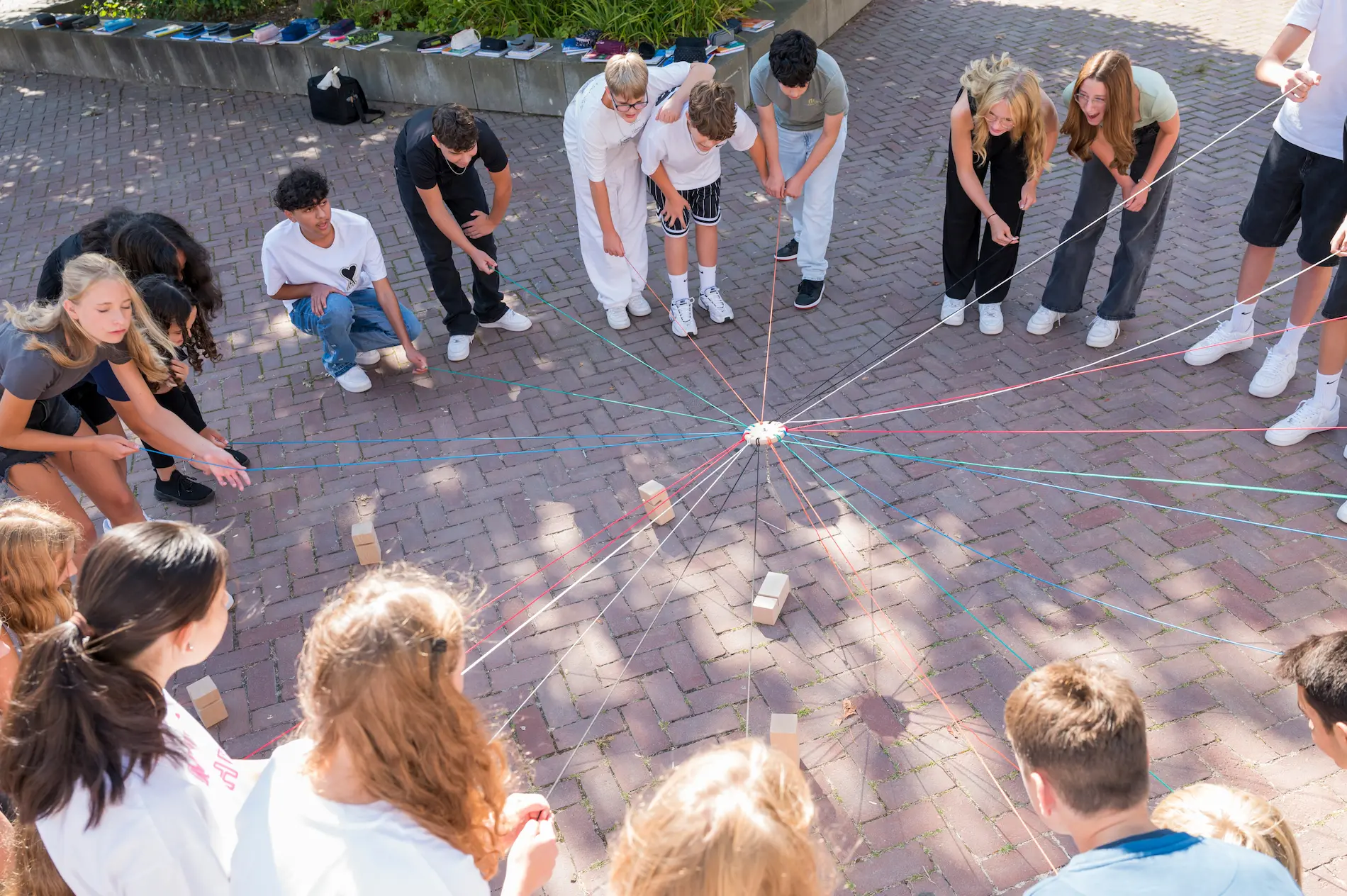 Schüler der weiterführenden Schulen Hückelhoven lösen gemeinsam eine Aufgabe